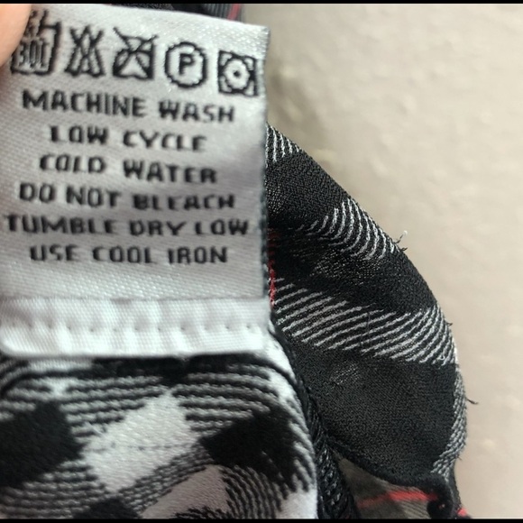 Signature by Larry Levine Black, Red & White Plaid - Ruffles at neckline Size L - Picture 7 of 10